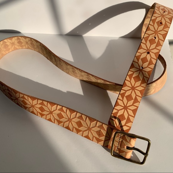 Lucky Brand Embossed leather belt - Picture 8 of 8
